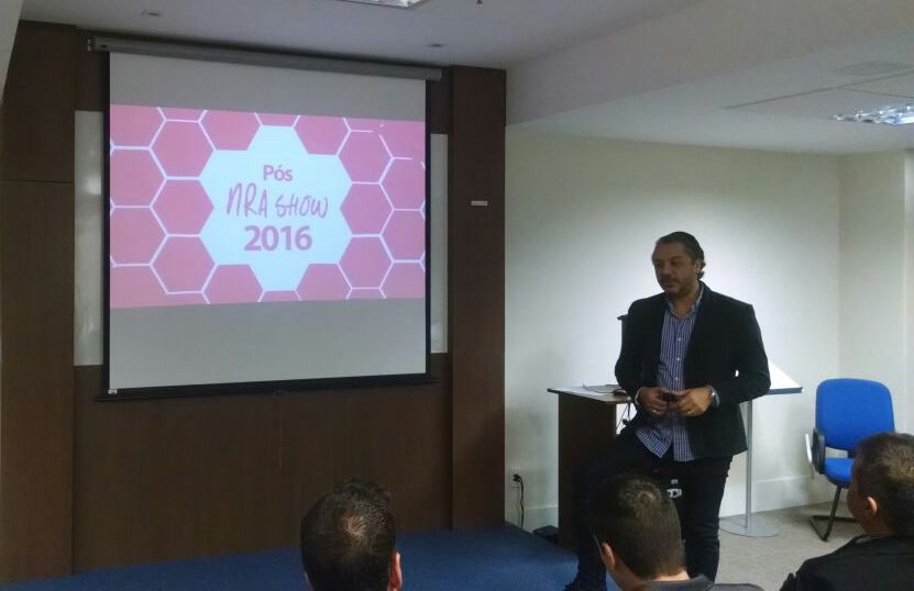 Diretor de treinamentos e eventos da ABF, Juarez Leão, detalhando os principais temas, desafios e tendências do mercado de food service.