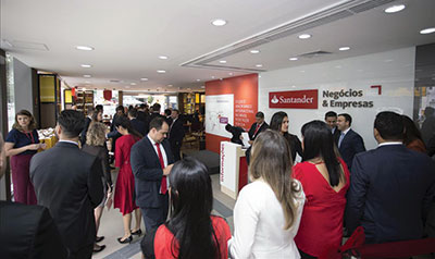 Santander na mira Revista Franquia & Negócios