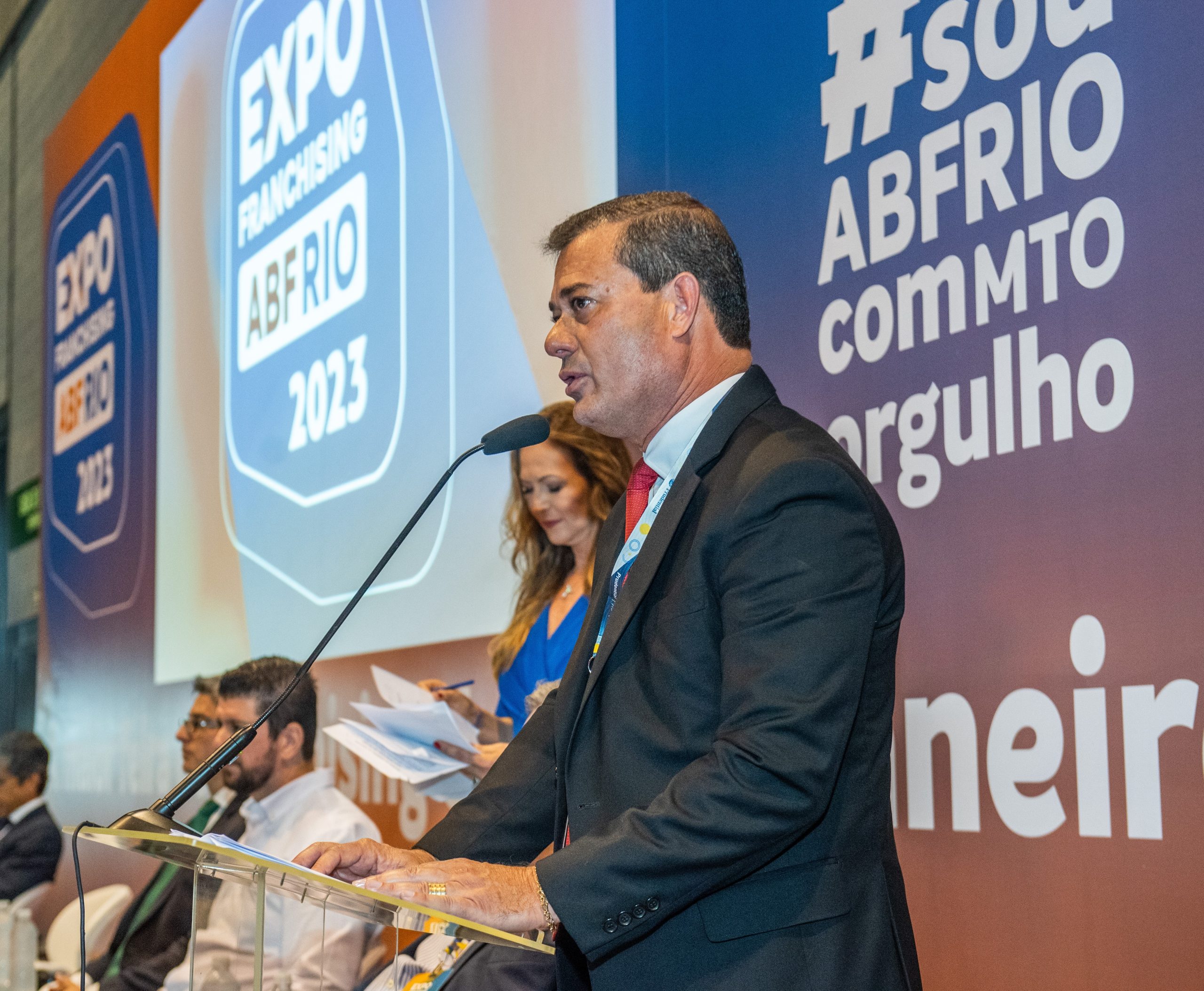 Presidente da ABF Rio palestra no Acelera Varejo 2023